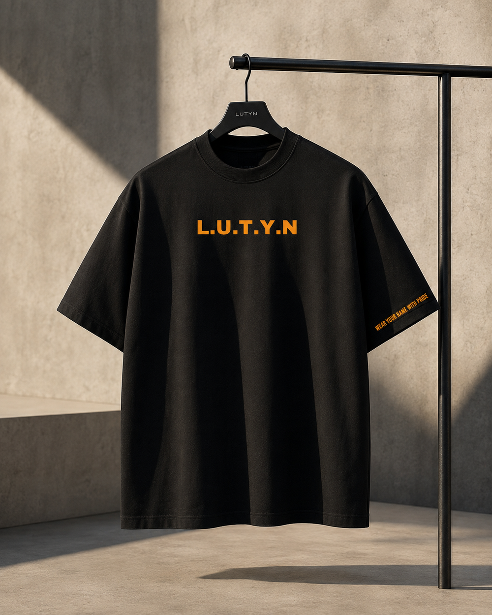 LUTYN Essential T-Shirt